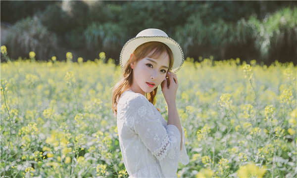 吐鲁番标题：想找个女人帮忙生孩子的有效解决方案，助您圆梦家庭